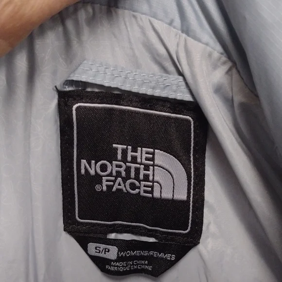 The North Face Women's Blue and Cream Ski Jacket ,Hikin,Snow. - Picture 2 of 16